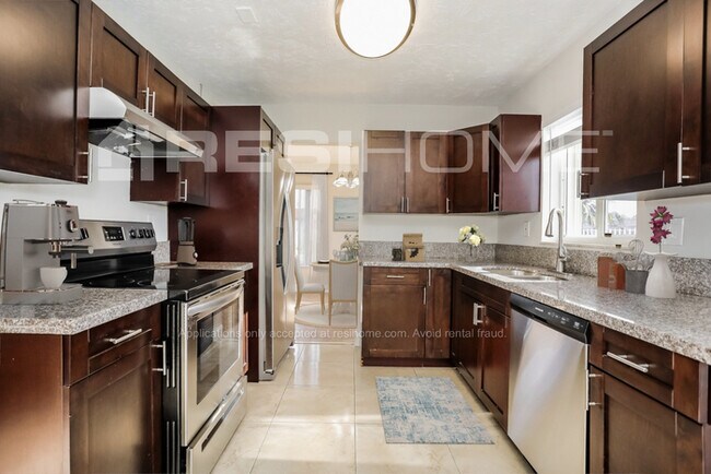 Foto del edificio - 10855 SW 152nd Terrace