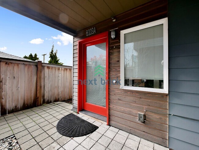 Foto del edificio - Luxury Ballard townhome with sunset views and prime Seattle access.