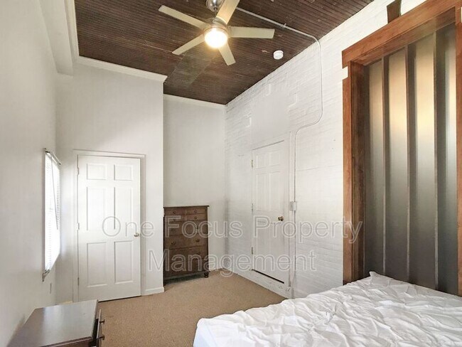 Foto del edificio - 805 W 3rd St