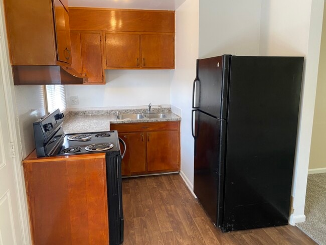 Birch Kitchen: Classic - Park Creek Apartments