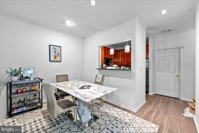 Building Photo - 1708 Lake Shore Crest Dr