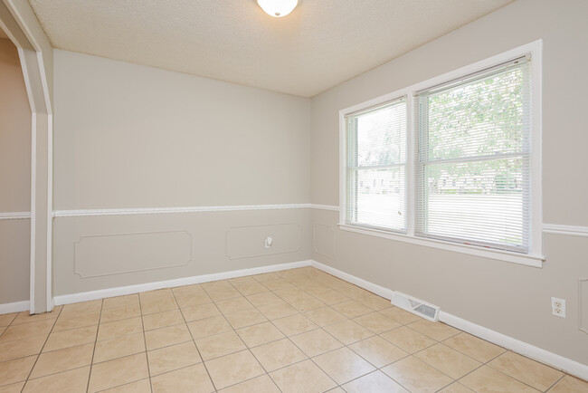 Building Photo - Beautiful Home in North Charleston!