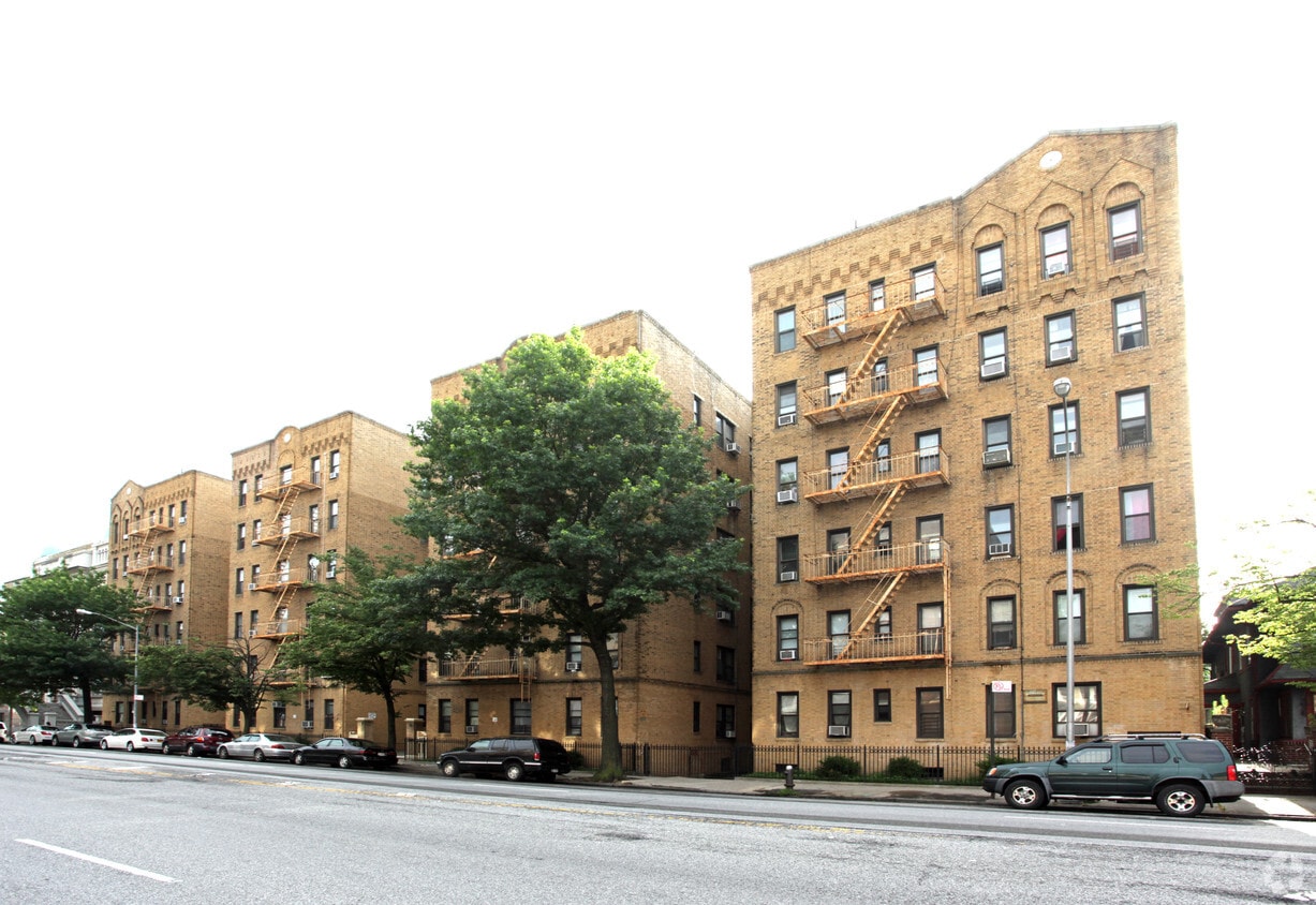 Building Photo - 1641 Ocean Ave