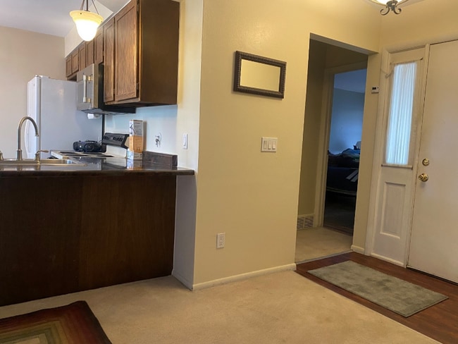 Building Photo - 2639 S Xanadu Way