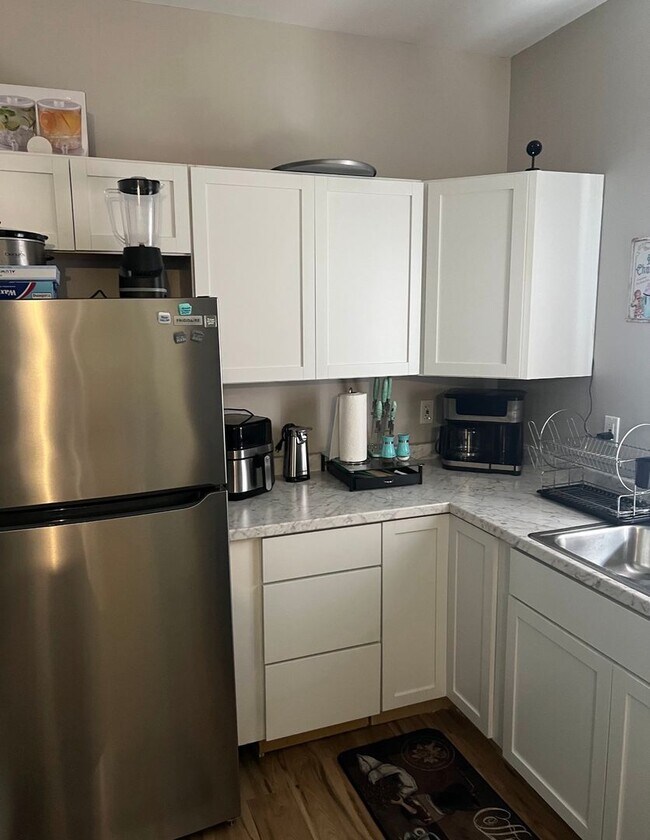 Building Photo - 1917 W Madison St