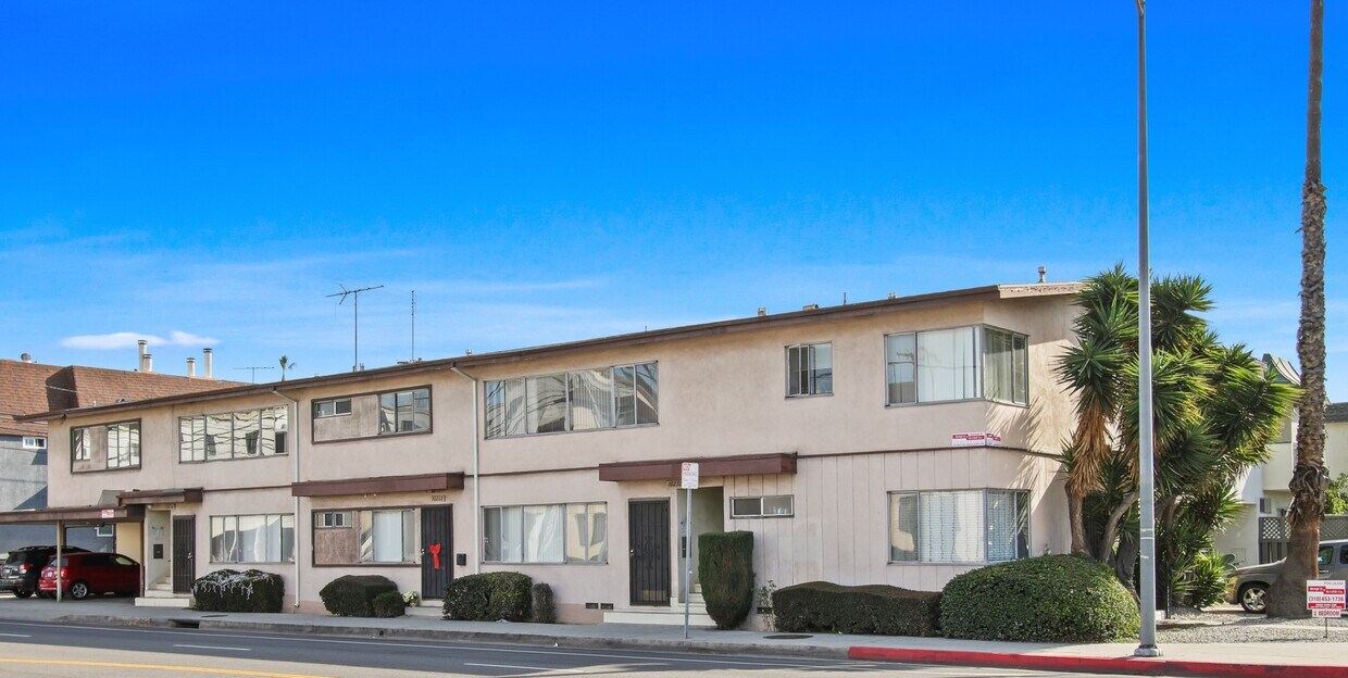 Primary Photo - 3502 Vinton Ave