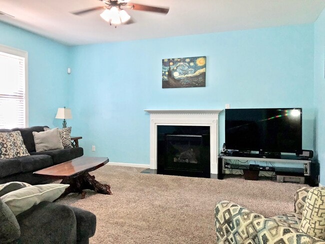 Building Photo - 4 Bedroom, 2.5 Bath in Trotters Bluff in Harnett County Close to Bragg!