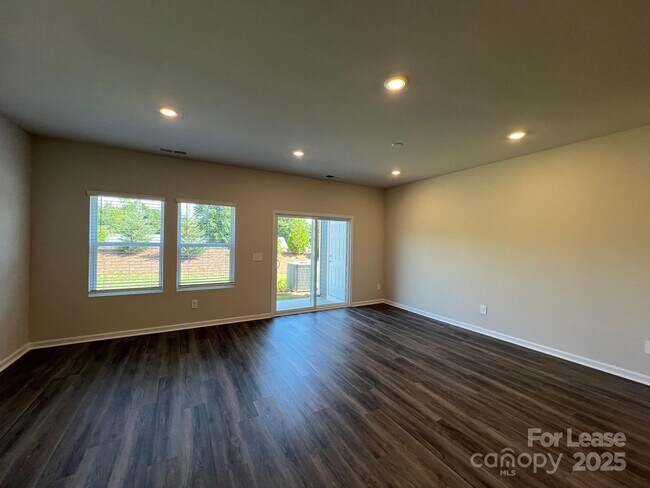 Foto del edificio - 3700 Backwater St