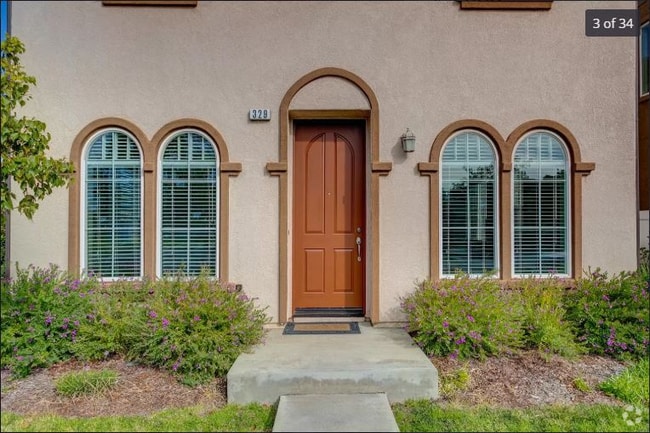 Building Photo - 329 Kiawah River Dr