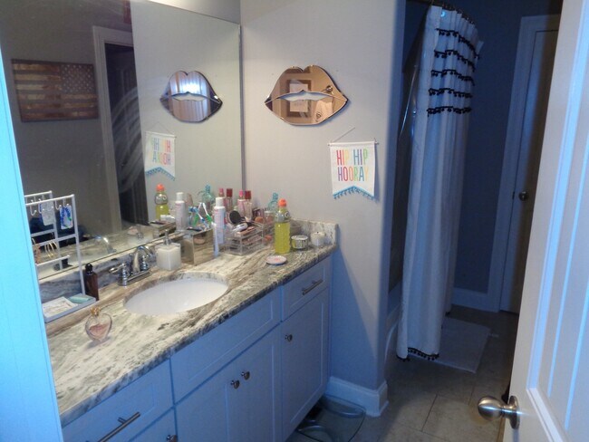 Building Photo - 4BR/4.5BA For Rent