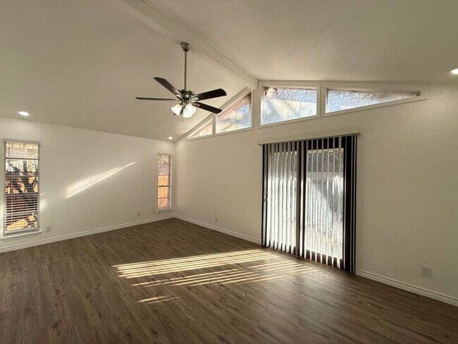 Foto del edificio - 4510 Briargrove St