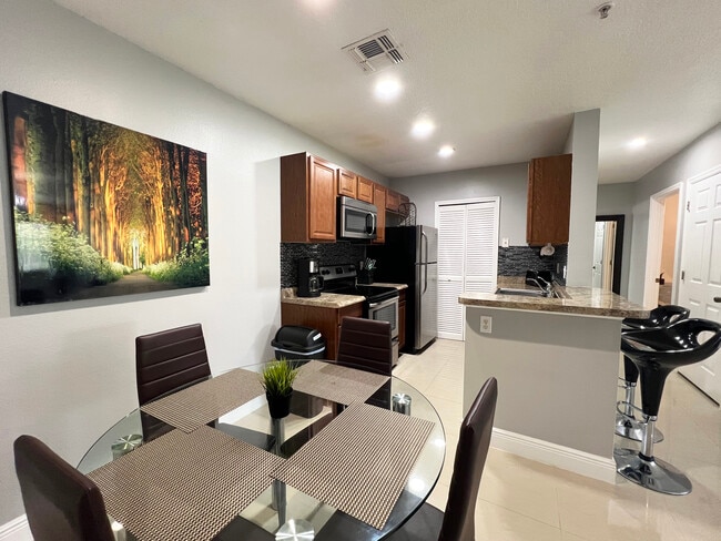 Comedor - 4324 S Kirkman Rd