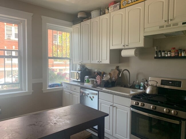 Building Photo - 224 Jamaicaway