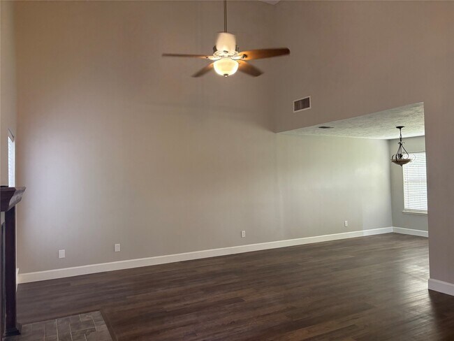 Foto del edificio - 2942 Jenny Dr