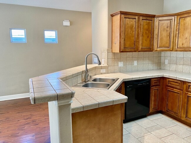 Building Photo - 7504 Bennett Ave