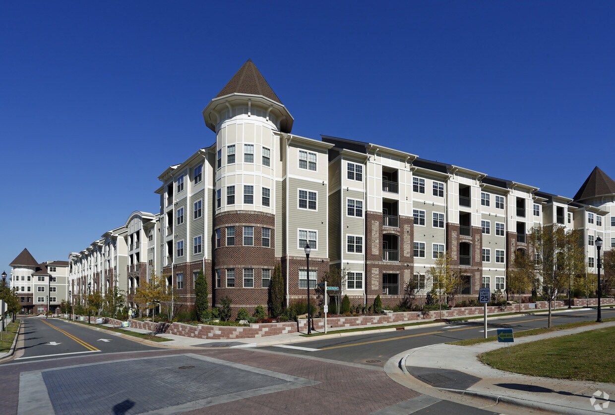 The Manor at Weston Apartments in Morrisville, NC