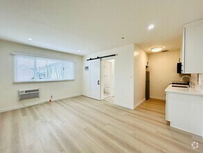 Building Photo - ven108