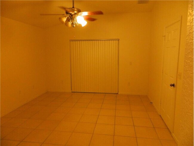 Building Photo - 6069 Azalea Cir
