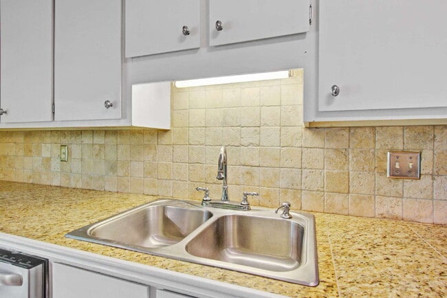 Foto del edificio - 978 Governors Rd