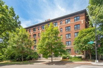 Building Photo - Parkway Apartments