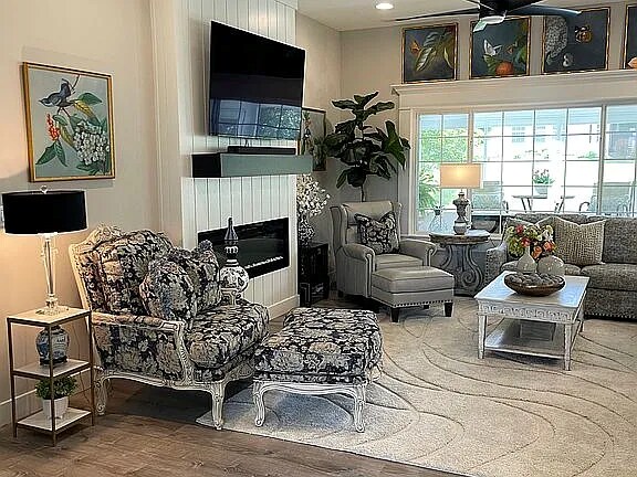 Foto del edificio - 4102 Roxbury Ct