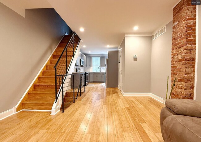 Building Photo - Modern Luxury Meets Urban Charm