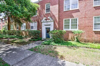 Building Photo - 2940 Oleander Dr
