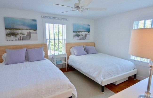 Building Photo - 10 Brant Point Road