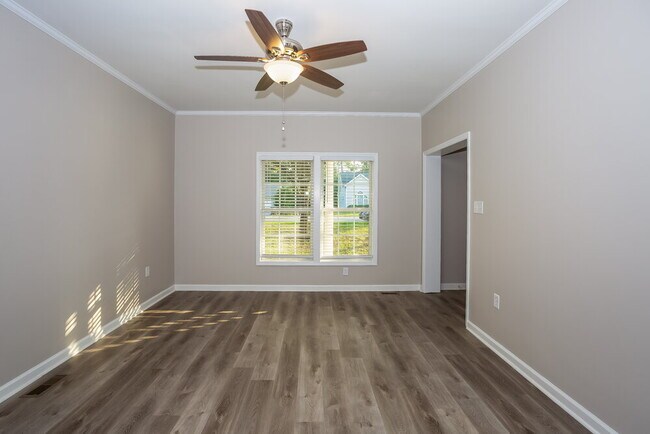 Foto del edificio - 1042 Newfound Hollow Dr