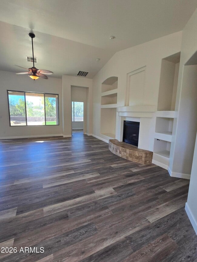 Building Photo - 17648 W Buckhorn Dr