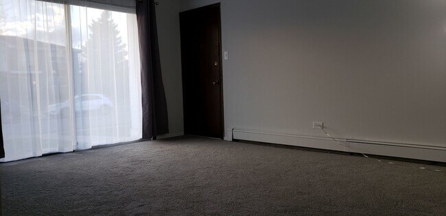 Building Photo - 15145 El Cameno Real Dr