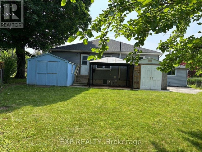 Building Photo - 5648 Royal Manor Dr