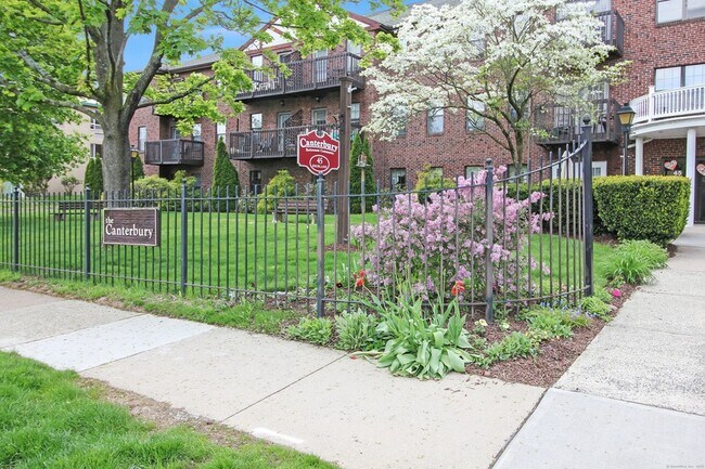 Foto del edificio - 47 Highland St