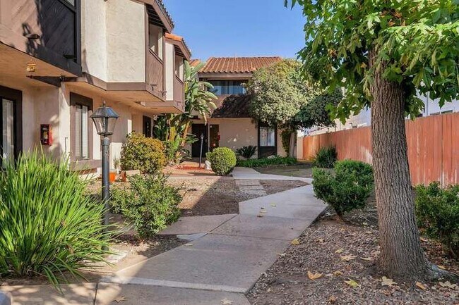 Foto del edificio - 389 Shady Ln