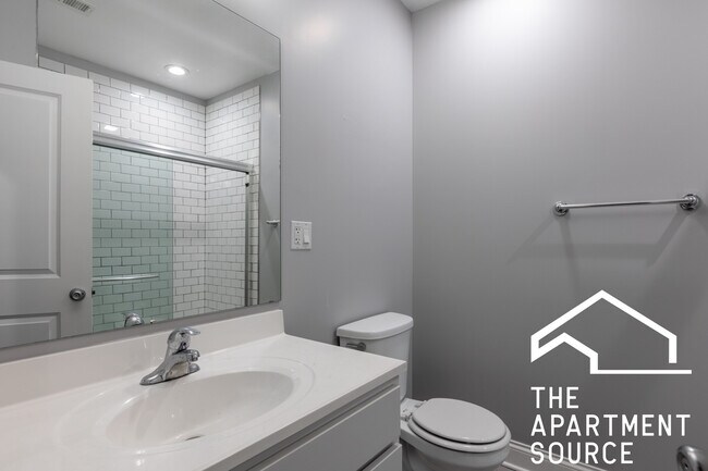 Foto del edificio - 908 W Montrose Ave