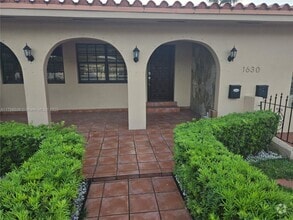 Building Photo - 1630 NW 31st Ave
