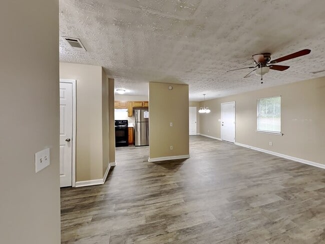 Building Photo - 105 Whitehead Dr