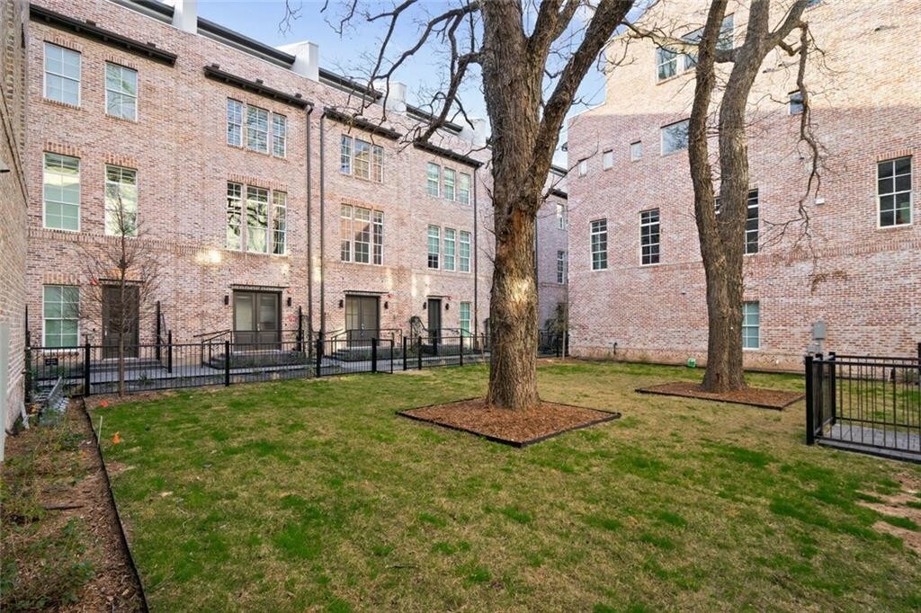 Foto principal - 1411 Town Creek Dr