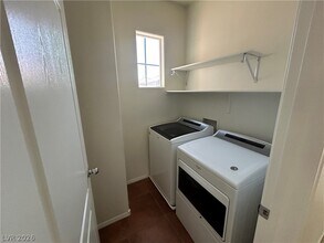Building Photo - 10646 Allegrini Dr