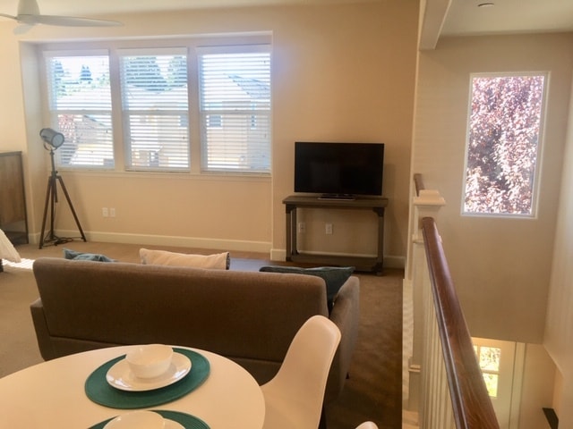 Lovely light filled space - 1119 Channing Way