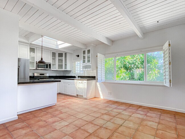 Building Photo - 125 43rd St
