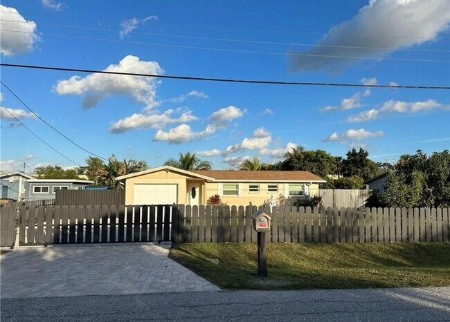 Building Photo - 141 Schneider Dr