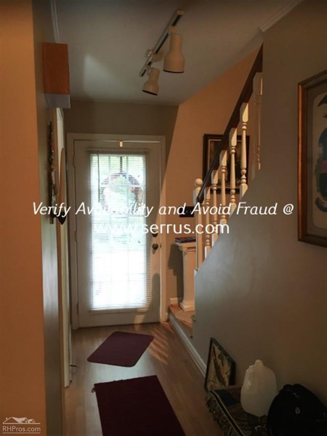 Building Photo - 382 Micasa Dr