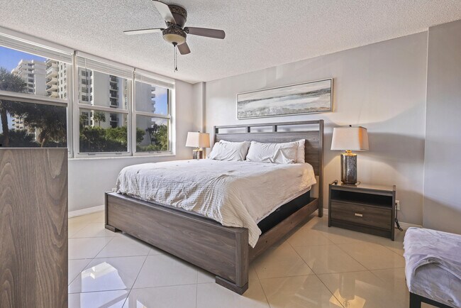 Foto del edificio - 2121 N Ocean Blvd