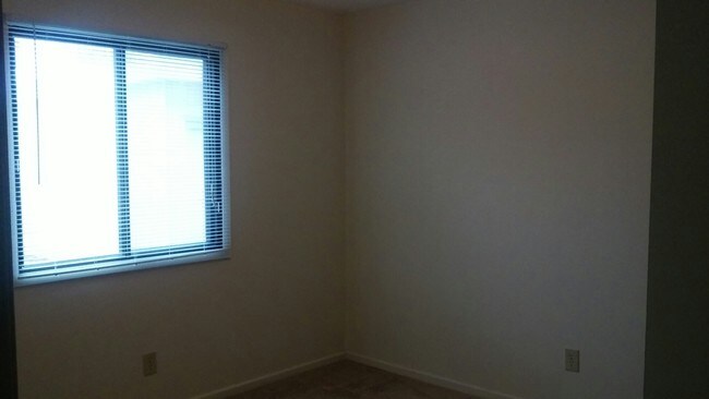 Foto del edificio - 1700 NW Pine Rd