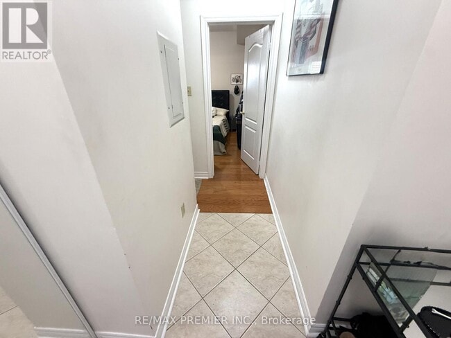 Building Photo - 9944 Keele St