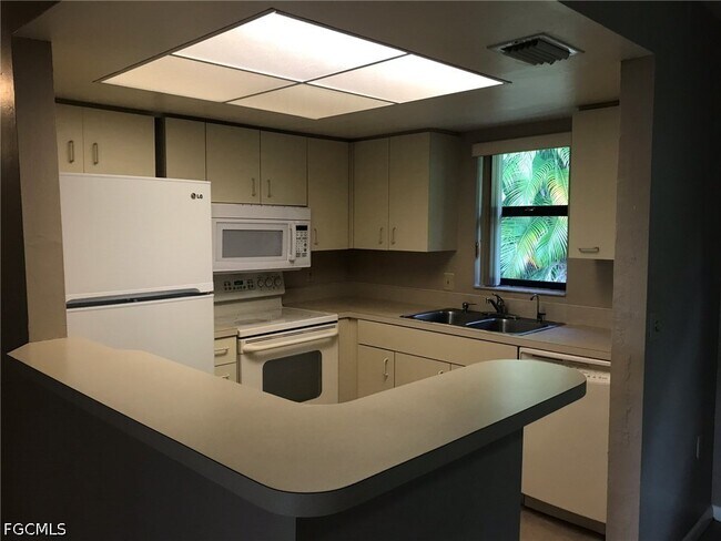Foto del edificio - 919 SE 8th Terrace