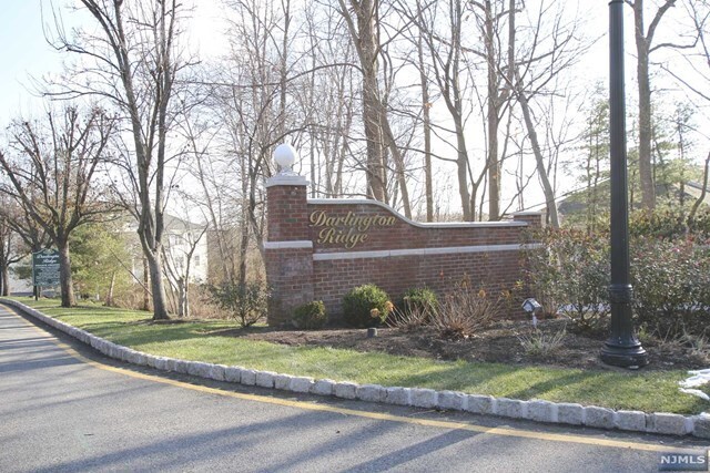 Building Photo - 1217 Mulberry Dr