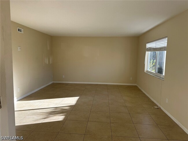 Foto del edificio - 4621 Bayshore Dr