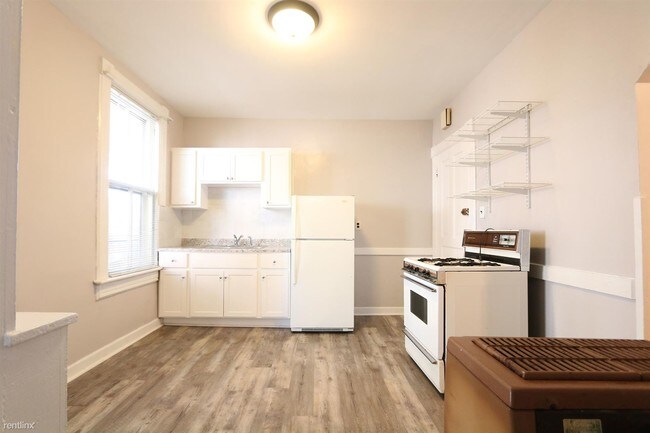 Building Photo - 1 br, 1 bath Apartment - 2124 W 18th Pl # 2R